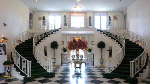 HARTLAND MANSION HEARTS AND KISSES WEDDING