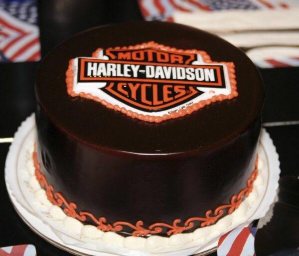 10" CAKE TO SERVE 20-24
